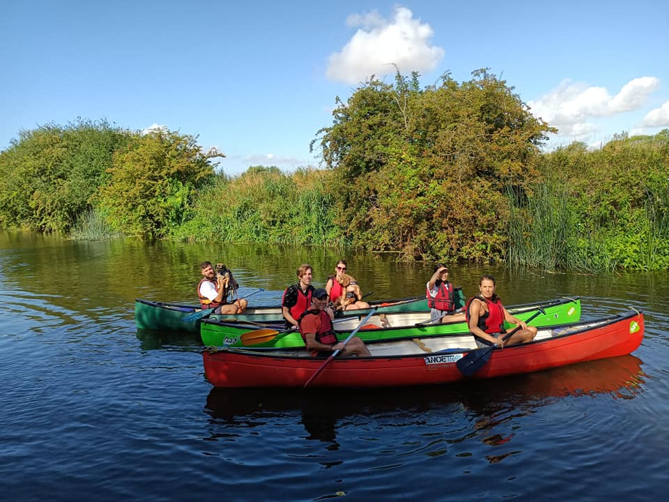 Group of 6 people hiring canoe from Canoe Trail